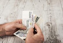 Nebankovní půjčky bez registru – drahá alternativa pro dlužníky